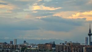 Skyline de Madrid con Torrespaña Skyline de Madrid con Torrespaña