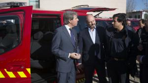 Los bomberos de la Comunidad de Madrid incorporan a su flota 19 vehículos eléctricos Presentación de las nuevas furgonetas tipo combi, que reducirán el consumo de combustible y las emisiones de CO2