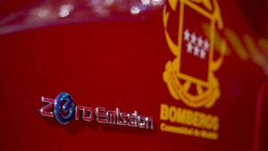 Los bomberos de la Comunidad de Madrid incorporan a su flota 19 vehículos eléctricos Presentación de las nuevas furgonetas tipo combi, que reducirán el consumo de combustible y las emisiones de CO2