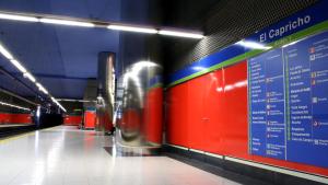 Andén estación El Capricho