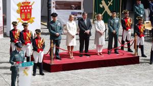 Cristina Cifuentes asiste a la toma de posesión del general jefe de la Guardia Civil