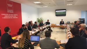 Pedro Rollán preside la V Mesa del Vehículo Eléctrico de la Comunidad de Madrid 