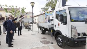 Rollán visita las actuaciones realizadas en el frontón y la piscina municipal, que se suman a nuevos equipamientos para centros públicos y la mejora Rollán visita las actuaciones realizadas en el frontón y la piscina municipal, que se suman a nuevos equipamientos para centros públicos y la mejora