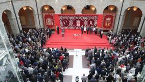 Patio de la Real Casa de Correos durante la toma de posesión del nuevo gobierno