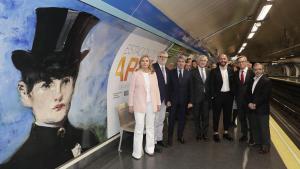 El presidente regional ha visitado la estación de Atocha junto a los directores de los museos del Prado, Reina Sofía y Thyssen–Bornemisza