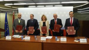 SOS Empresa 02 La consejera de Empleo, Engracia Hidalgo, firma nuevos convenios en el marco del programa SOS Empresa