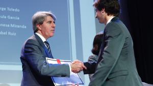 Angel Garrido asiste a la entrega de los Premios Extraordinarios de ESO, Bachillerato, FP y Enseñanzas Artísticas Profesionales de la Comunidad 