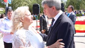 Garrido anuncia el nombramiento de Ángeles Pedraza como Comisionada para las víctimas del terrorismo Ángel Garrido saluda a Ángeles Pedraza