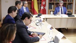 Reunión del presidente regional con patronal, sindicatos y asociaciones de padres de la escuela concertada