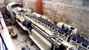 Tuneladora EPB en pozo de ataque