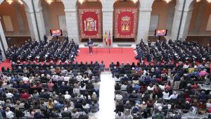 Garrido recibe a 113 nuevos bomberos, la promoción más amplia de los últimos 15 años