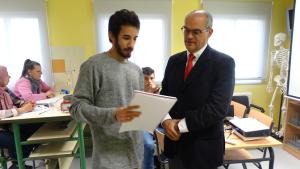 Innovación Educativa 02 El consejero de Educación e Investigación, Rafael van Grieken, ha visitado el CEPA Sierra Norte, donde se desarrolla el proyecto ‘CEPAinnova