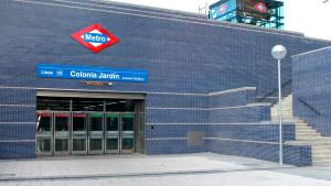 Acceso a la estación de Colonia Jardín
