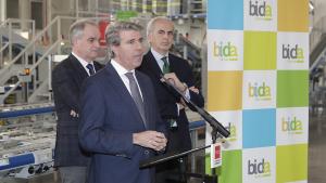 Ángel Garrido y Enrique Ruiz Escudero en la sede institucional de la cooperativa de distribución de medicamentos Bidafarma