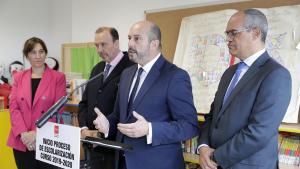 Pedro Rollán durante la visita al colegio público bilingüe Los Ángeles 