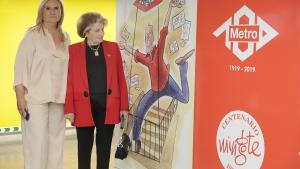 Rosalía Gonzalo en la estación de Metro de Rubén Darío Rosalía Gonzalo en la estación de Metro de Rubén Darío