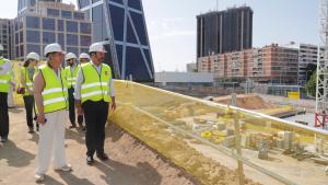 Pedro Rollán supervisando la marcha de las obras de construcción de la nueva sede de Metro de Madrid