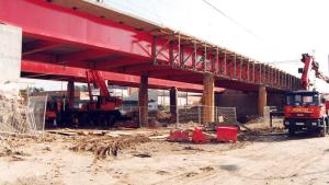 Estructura del Intercambiador Sierra de Guadalupe Estructura del Intercambiador Sierra de Guadalupe, maquinaria trabajando