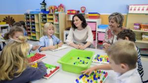 Isabel Díaz Ayuso durante la visita