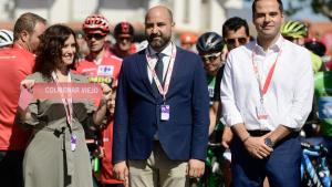 Díaz Ayuso destaca la apuesta de la Comunidad por el turismo deportivo en la Vuelta Ciclista a España