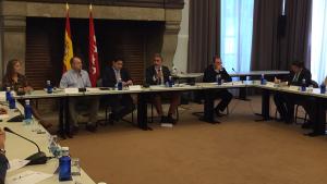 La Comunidad invierte 78,5 millones de euros del PIR en 24 municipios del Noroeste Imagen de David Pérez durante la reunión con los alcaldes de la zona