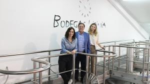 La Comunidad “defenderá” y “promocionará” los alimentos de Madrid en la UE y Estados Unidos Isabel Díaz Ayuso durante su visita a las bodegas Licinia y Muss