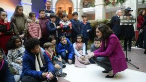 Díaz Ayuso: “Pido a la Navidad que nos devuelva la España de la concordia y la convivencia” Isabel Díaz Ayuso inaugurando la Navidad en Sol