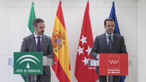 Javier Fernández-Lasquetty y el consejero de Hacienda, Industria y Energía de Andalucía, Juan Bravo