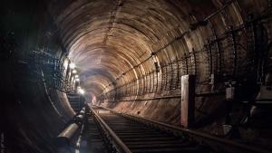 Túnel de Metro iluminado
