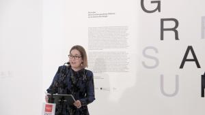 Marta Rivera durante la visita a la exposición