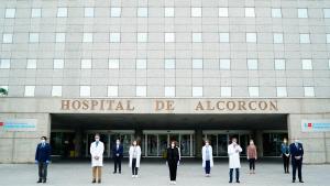 Isabel Díaz Ayuso durante su visita al Hospital Universitario Fundación de Alcorcón