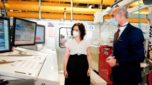 Isabel Díaz Ayuso durante su visita al Centro Logístico de la ONCE
