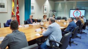 Agradecimiento al sector del taxi Mesa de reunión