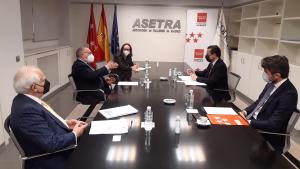 Javier Fernández-Lasquetty ha visitado las instalaciones de la Asociación de Talleres de Madrid