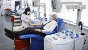 El consejero de Sanidad, Enriqui Ruiz Escudero, ha visitado el Centro de Transfusión de la Comunidad de Madrid