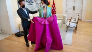Isabel Díaz Ayuso se reúne con el torero Gonzalo Caballero