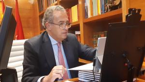 Enrique Ossorio durante la entrega del Premio Max Mazin
