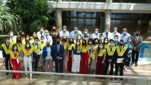Graduandos e invitados institucionales