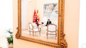 Díaz Ayuso ha recibido a Almeida en la Real Casa de Correos