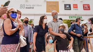 Díaz Ayuso celebra el reencuentro de librerías, editoriales y autores con los ciudadanos en la 80º edición de la Feria del Libro de Madrid