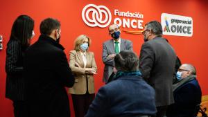 La consejera de Política Social, Concepción Dancausa, participa en el acto del Día Mundial de Concienciación del Autismo La consejera en el escenario durante el acto