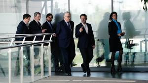 La Comunidad ha concedido su marca Madrid Excelente a más de 700 empresas y entidades desde su creación en 2001 El consejero Javier Lasquetty durante la entrega del sello