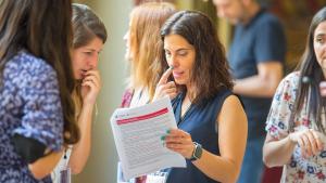 Raquel Muñiz, Marina Polo y otras miembros del equipo colaborador en la organización de NTT Data y 