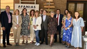 La consejera Concepción Dancausa con los representantes de la Asociación Afanias