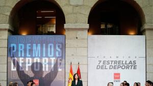 La presidenta con los premiados