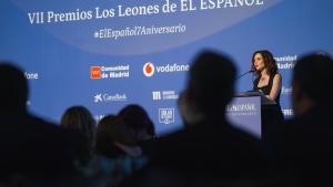 La presidenta interviniendo en el atril