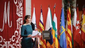 Díaz Ayuso reivindica una “España fiel” con voluntad “firme y profunda” de convivir “en democracia y libertad” La presidenta Isabel Díaz Ayuso durante su intervención en el acto