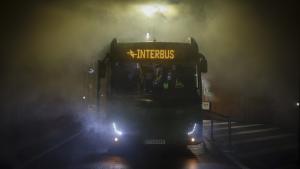 Un autobús de durante el simulacro de incendio