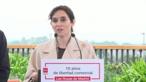 Díaz Ayuso celebra 10 años de libertad de horarios comerciales con un 13,4% más de empleo y un incremento del 20% en ventas La presidenta durante su discurso