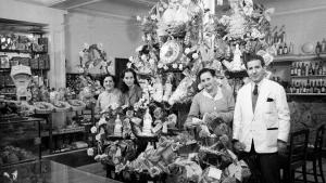 Foto en blanco y negro de cestas de Navidad